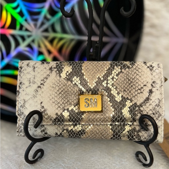 🐍🖤NWT-STEVE MADDEN SNAKESKIN METALLIC BEAUTIFUL WALLET🐍🖤 - Picture 9 of 12